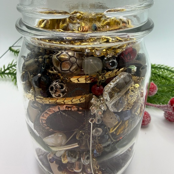 Assorted Brown and Gold Jewelry Jar 🏺 - Picture 6 of 12